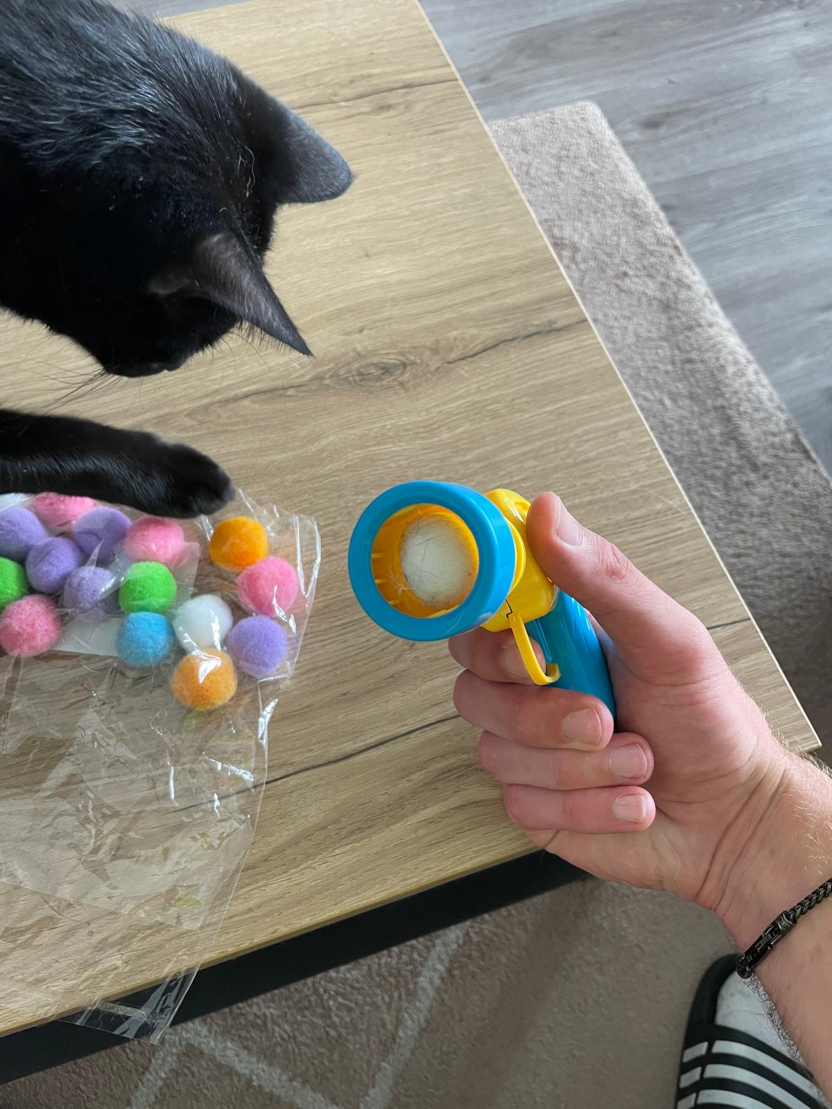 Lanceur de balles en peluche pour chat Coeur de Chat