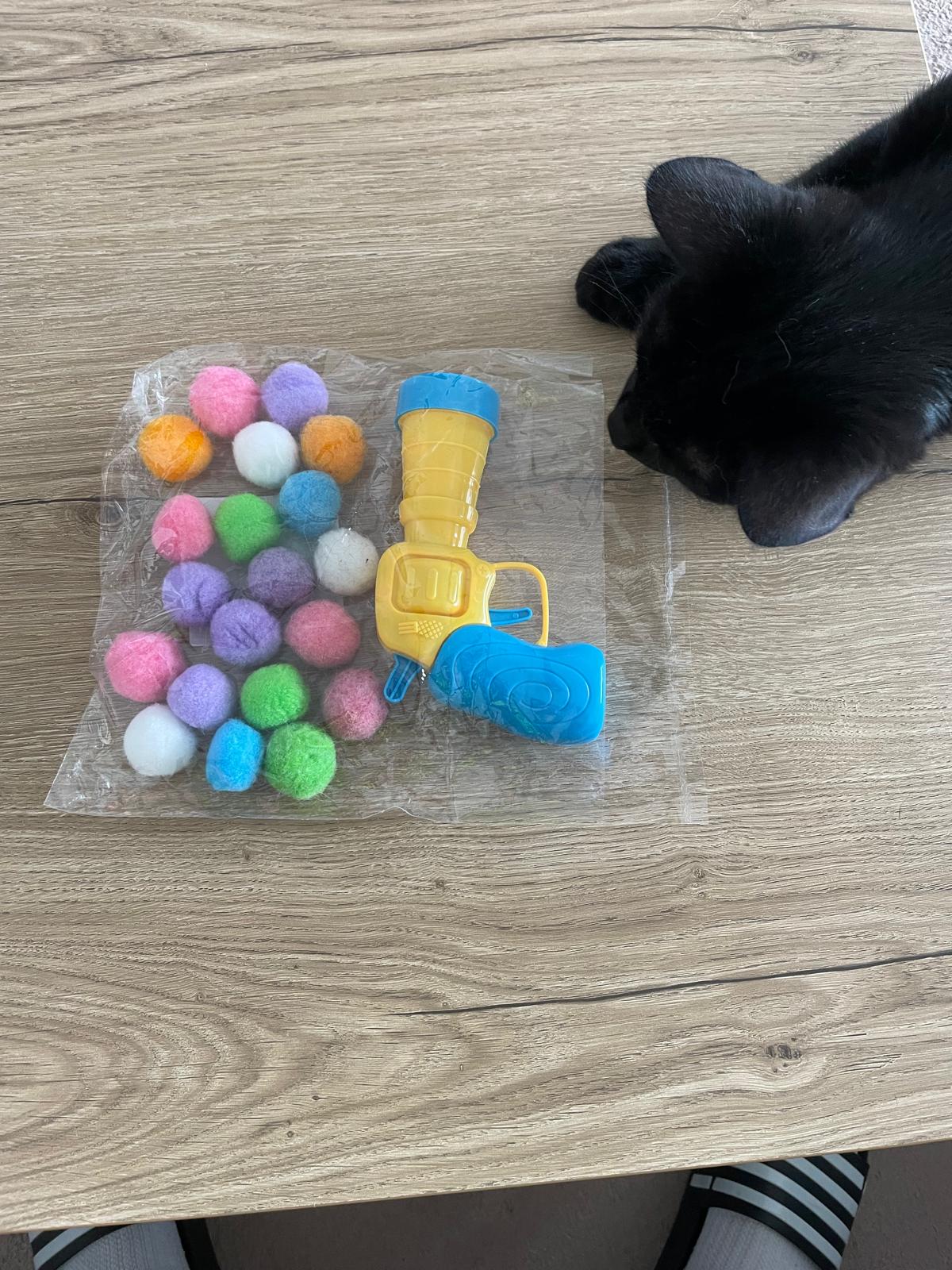 Pistolet lanceur de peluches pour chat - Vue 2